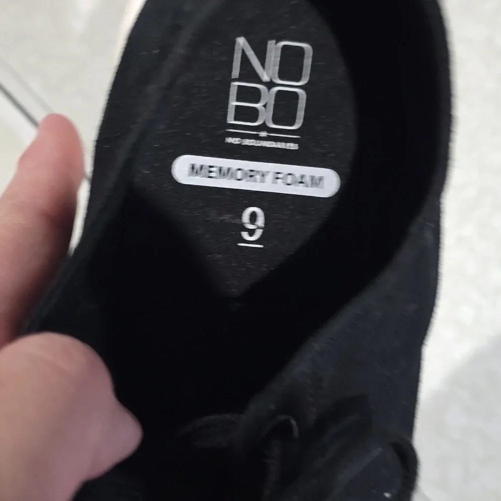 No Boundaries comfortable sneakers